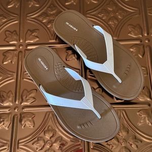 Womens White Thong Sandals Excellent Used Condition- Size ML